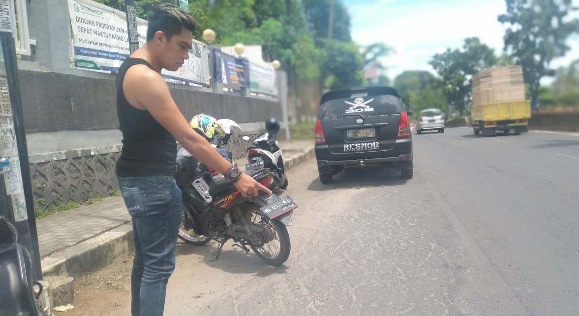  Lokasi kejadian penembakan sopir taksi online didepan kantor BPJS Kesehatan di Jalan ZA Pagar Alam, Rajabasa, Bandarlampung. (foto;Ist)