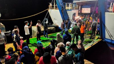 Sempat Hilang Kontak karena Cuaca Buruk, KMP Bontoharu Akhirnya Sandar di Selayar