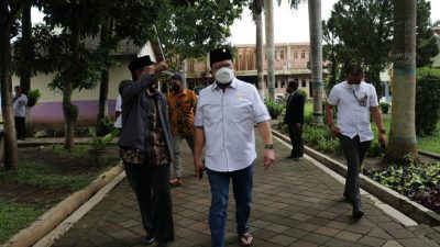 Ketua DPD RI Apresiasi Inovasi Program One Pesantren One Product di Jawa Timur