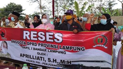 Apriliati Reses di Sukadanaham, Warga Keluhkan Jalan Curam
