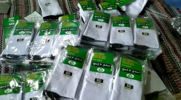 Kaus kaki produksui BUMDes 'Mekar Jaya' Desa Sidomekar, Kecamatan Katibung, Lampung Selatan, siap dipasarkan.
