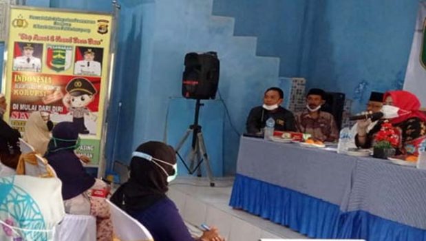 Sosialisasi Perda, Elly Wahyuni Berbagi Pengalaman Atasi Covid-19