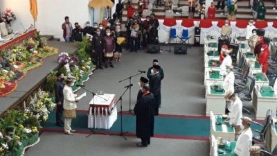 PAW, Ketua DPRD Lampung Lantik Lenistan dan Sahdana