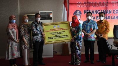UTI Menyerahkan Bantuan 1.500 Paket Sembako ke Pemkot Bandarlampung