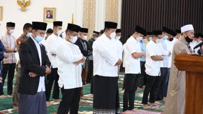 Gubernur Lampung Laksanakan Shalat Ied di Mahan Agung