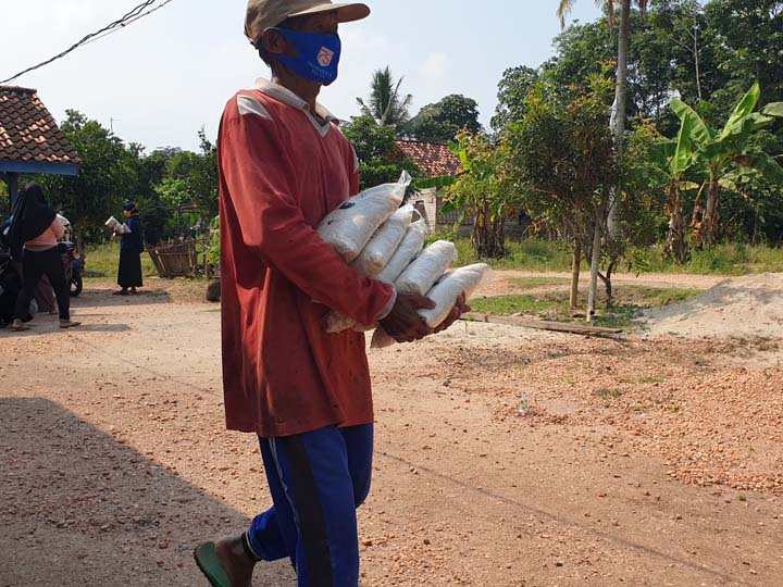 Dompet Dhuafa Distribuskan 4.000 Paket Beras di Lampung