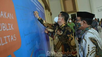 Bupati Lamteng Tanda Tangani Komitmen dan Penyelenggaraan Pelayanan Publik Pemerintah Daerah