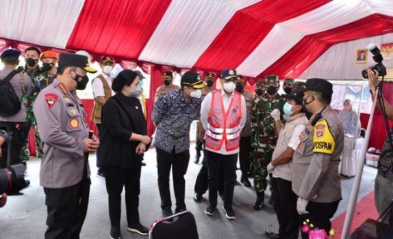 Panglima TNI dan Kapolri Tinjau Posko Penyekatan di Pelabuhan Bakauheni