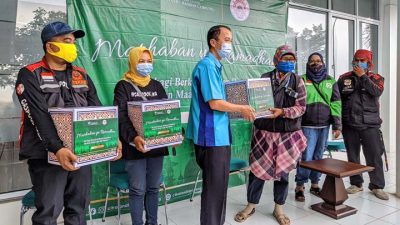 CitraLand Lampung Bagikan Paket Sembako untuk 150 Pengemudi Ojol