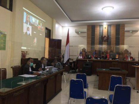 Kasus Suap Mantan Bupati Mustafa, Nunik dan Ny. Lee Mangkir di Persidangan