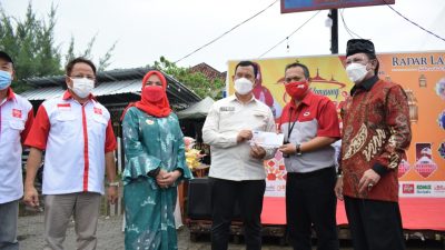 Ramadan, JNE Bandarlampung santuni 250 Tuna Netra