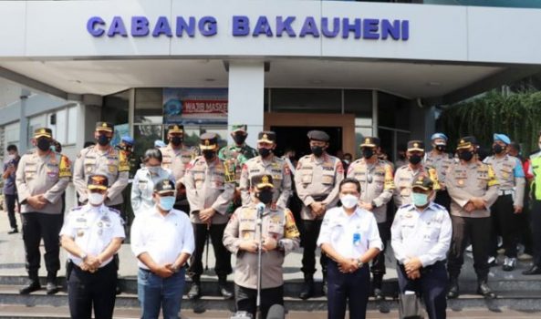 Wakapolri Tinjau Penerapan Kebijakan Larangan Mudik di Pelabuhan Bakauheni
