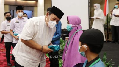 Gubernur Arinal Berikan Santunan kepada Yayasan Anak Yatim dan Duafa