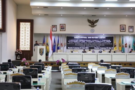 Gubernur Arinal Sampaikan Jawaban atas Pandangan Fraksi-Fraksi DPRD Lampung terhadap Raperda Pertanggungjawaban APBD 2020