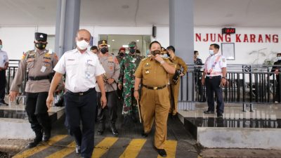 Pastikan Protokol Kesehatan Berjalan Baik, Gubernur Arinal Tinjau Sejumlah Moda Transportasi