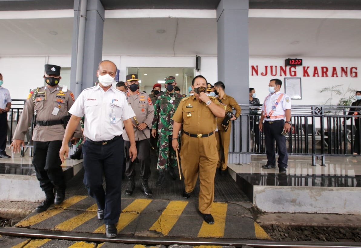Pastikan Protokol Kesehatan Berjalan Baik, Gubernur Arinal Tinjau Sejumlah Moda Transportasi