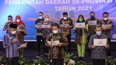 Gubernur Lampung Hadiri Penandatanganan dan Deklarasi Komitmen Kepala Daerah dalam Penyelenggaraan Pelayanan Publik