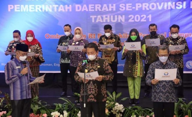 Gubernur Lampung Hadiri Penandatanganan dan Deklarasi Komitmen Kepala Daerah dalam Penyelenggaraan Pelayanan Publik