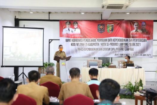 Sekdaprov Lampung Minta Ada Persamaan Persepsi dalam Pengelolaan Informasi Administrasi Kependudukan