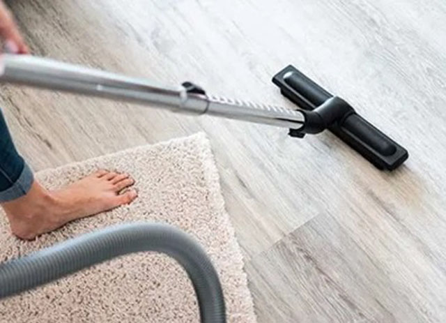 Gunakan vacuum cleaner hanya untuk menyedot debu. Sumber foto: id.pinterest