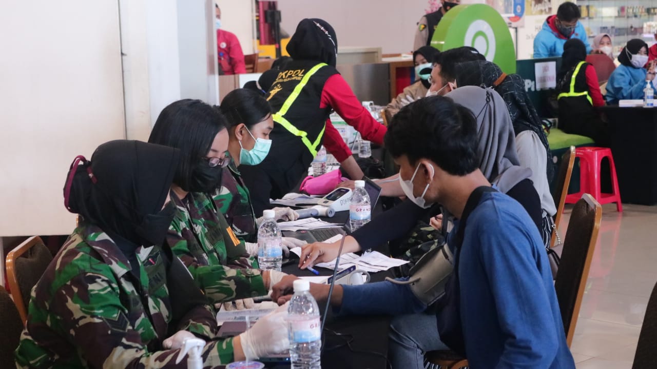 Polda Lampung Kembali Gelar Vaksinasi Covid-19 di Mal Boemi Kedaton