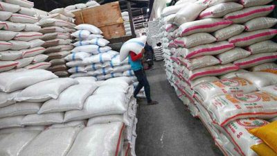 PPKM Darurat, Bulog Siapkan 200 Ribu Ton Beras Bansos