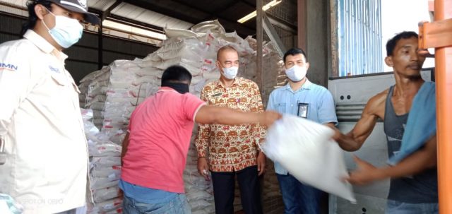 Perpanjangan PPKM, 57.908 KPM di Lampura Terima Bantuan Beras