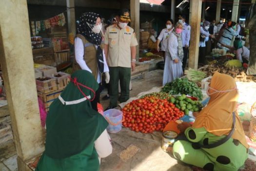 Tanggamus Zona Merah, Bupati Dewi Handajani Sidak Pasar