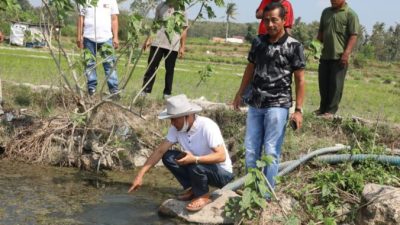 Bupati Lamsel Tinjau Embung yang Miliki Potensi Air Panas di Desa Jati Mulyo