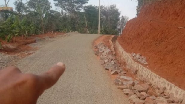 Sempat Viral di Medsos, Jalan Rusak-Berlumpur di Air Naningan Tanggamus Kini Diperbaiki