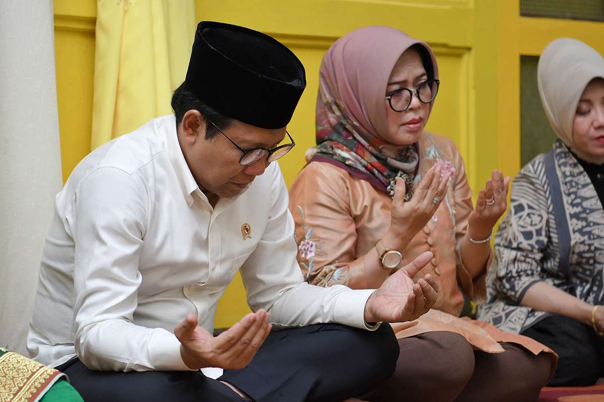 Pandemi Covid-19, Mendes PDTT Imbau Para Kades dan Warga Desa Doa Bersama di Rumah