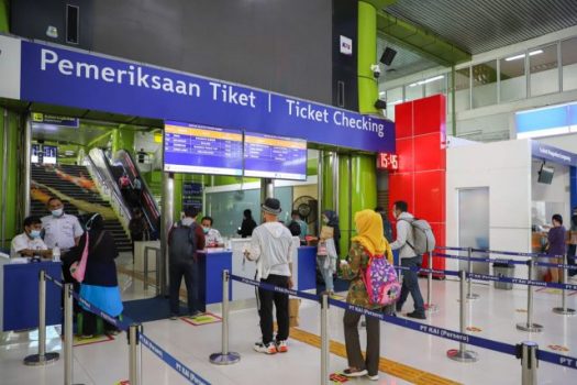 Mulai Hari ini KAI Mulai Perbolehkan Anak di Bawah 12 Tahun Naik Kereta Api
