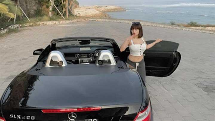 Pakai Bikini di Pinggir Jalan untuk Protes PPKM, Ini Kata Dinar Candy