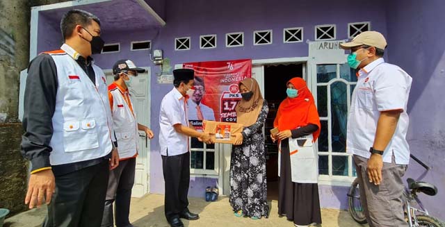 PKS Lampung Salurkan 17 Ribu Paket Sembako untuk Warga Terdampak Covid-19