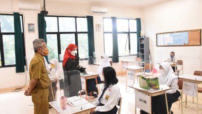 Hari Pertama PTM di Bandarlampung, Eva Dwiana Meninjau Lima Sekolah