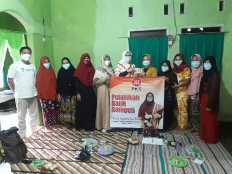 Kurangi Volume Sampah di TPA, Anggota DPRD Bandarlampung Ini Bentuk 100 Kelompok Bank Sampah