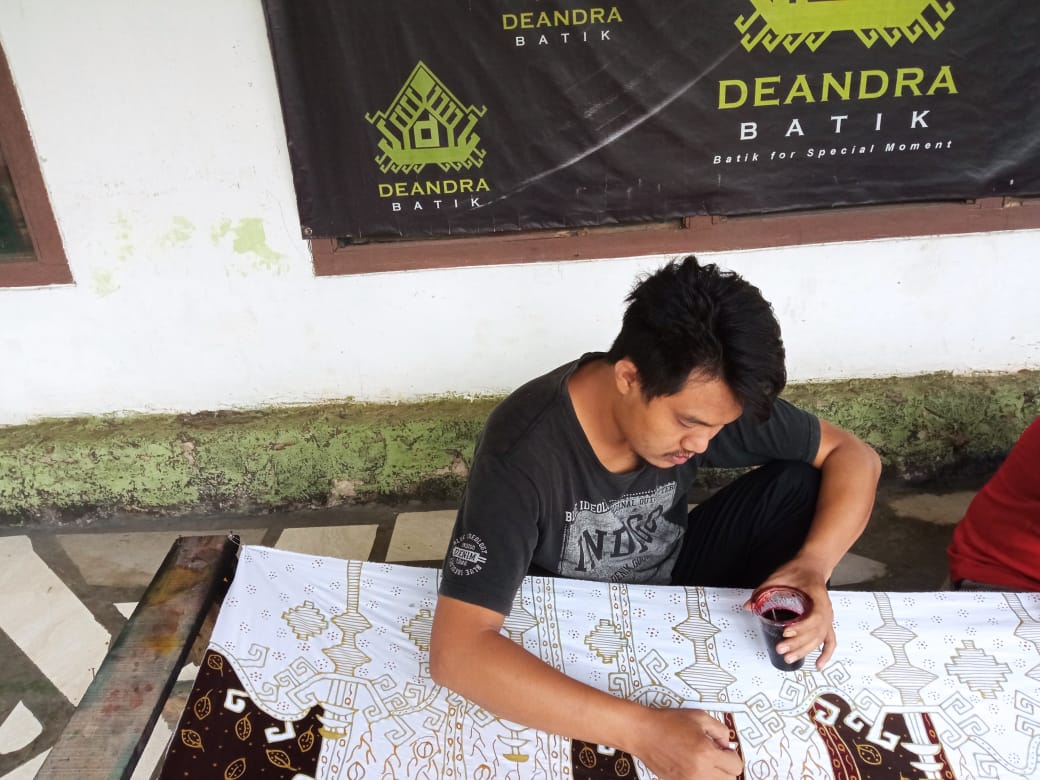 Tetap Sukses di Masa Pandemi, Inilah yang Dilakukan Pengusaha Batik Tulis Deandra
