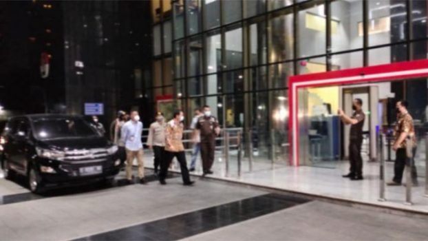 Sempat Dikabarkan Mangkir karena Isoman, Azis Syamsudddin Akhirnya Datangi KPK