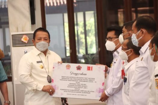 Yayasan Thay Hin Bio, Yayasan Dharma Bhakti, dan Sungai Budi Group Serahkan Bantuan 5.000 Alat Rapid Test Antigen