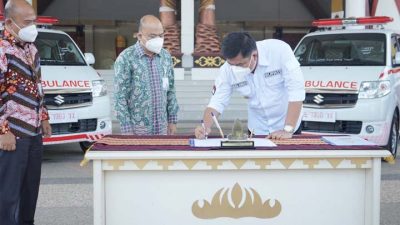 Bank Lampung Serahkan Dua Ambulans kepada Pemkab Lampung Tengah