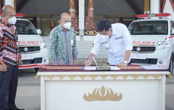 Bank Lampung Serahkan Dua Ambulans kepada Pemkab Lampung Tengah