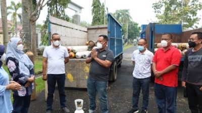 Bupati Lamsel Datangkan 99 Tabung Oksigen dari PT Pusri Palembang