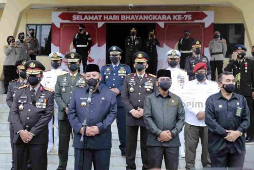 Gubernur Arinal Ikuti Upacara Hari Bhayangkara ke-75