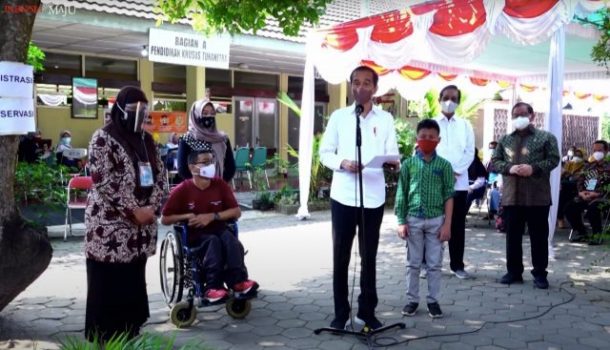 Tinjau Vaksinasi Disabilitas dan Abdi Dalem Kraton Yogya, Ini Kata Presiden Jokowi