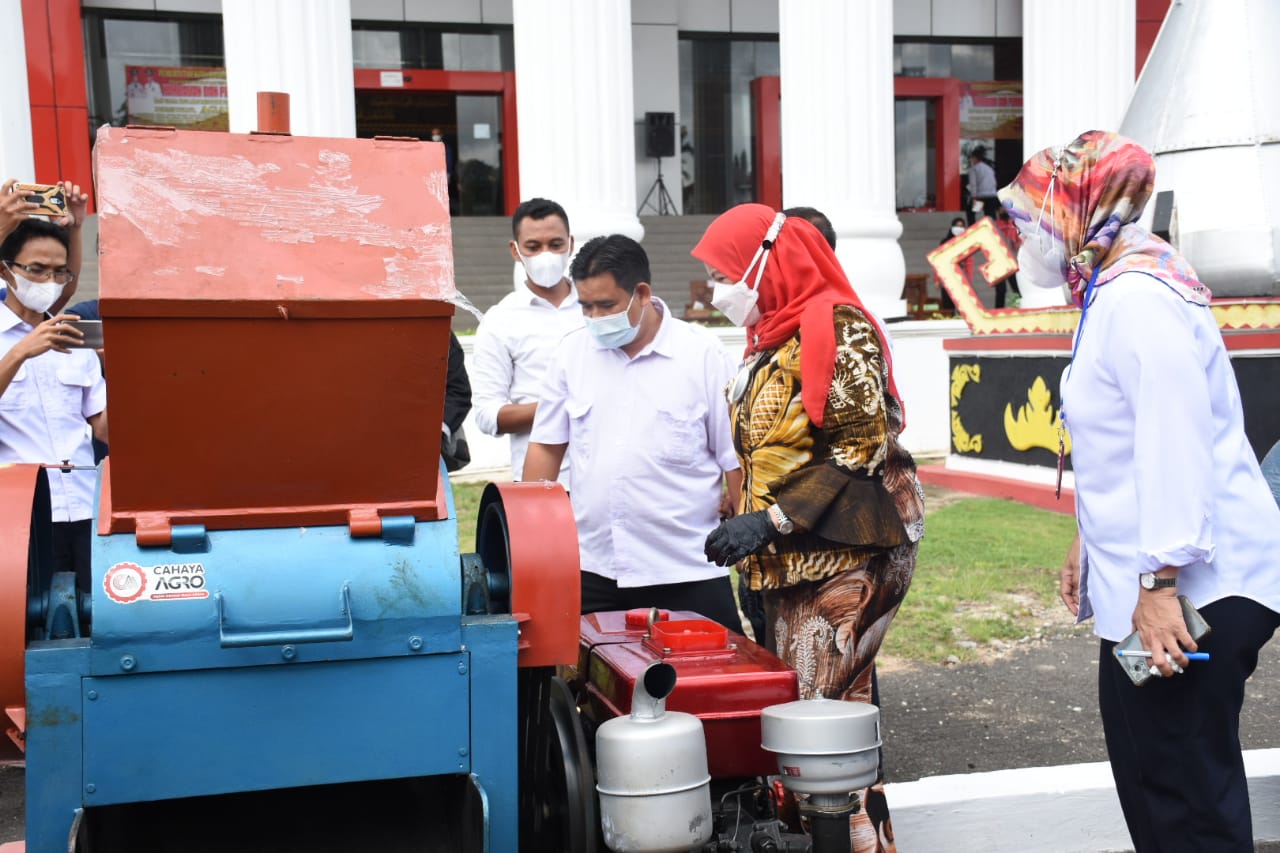 Pemkot Bandarlampung Terima Bantuan Empat Mesin Pencacah Plastik