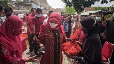 Vihara Vazra Bumi – Pemkot – PSMTI Lampung Bagikan Seribu Paket Sembako