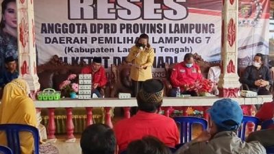 Reses, Ni Ketut Dewi Nadi Dicurhati Soal Rusaknya Jalan Selagai Lingga