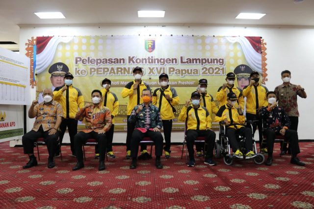 Sekdaprov Lampung Lepas Kontingen ke Ajang Peparnas XVII Papua 2021