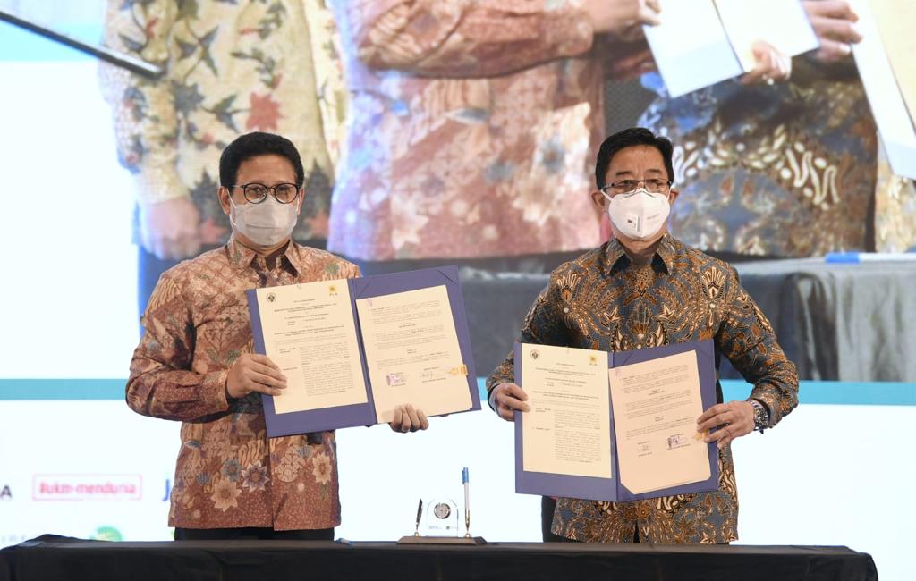 Tingkatkan Produktivitas BUMDes, Kemendes PDTT Gandeng PLN Pastikan 100 Persen Desa Teraliri Listrik pada 2024