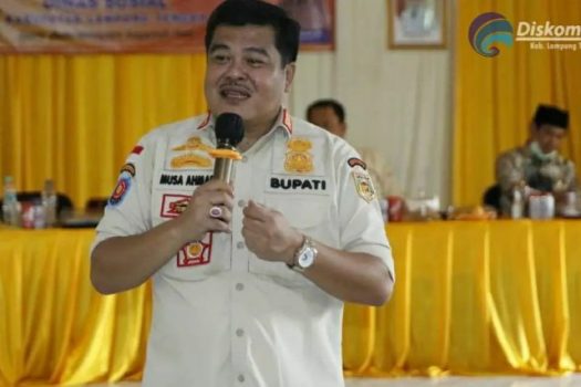 Bupati dan Wabup Lamteng Bertemu Para Guru dan Nakes di Seputih Banyak